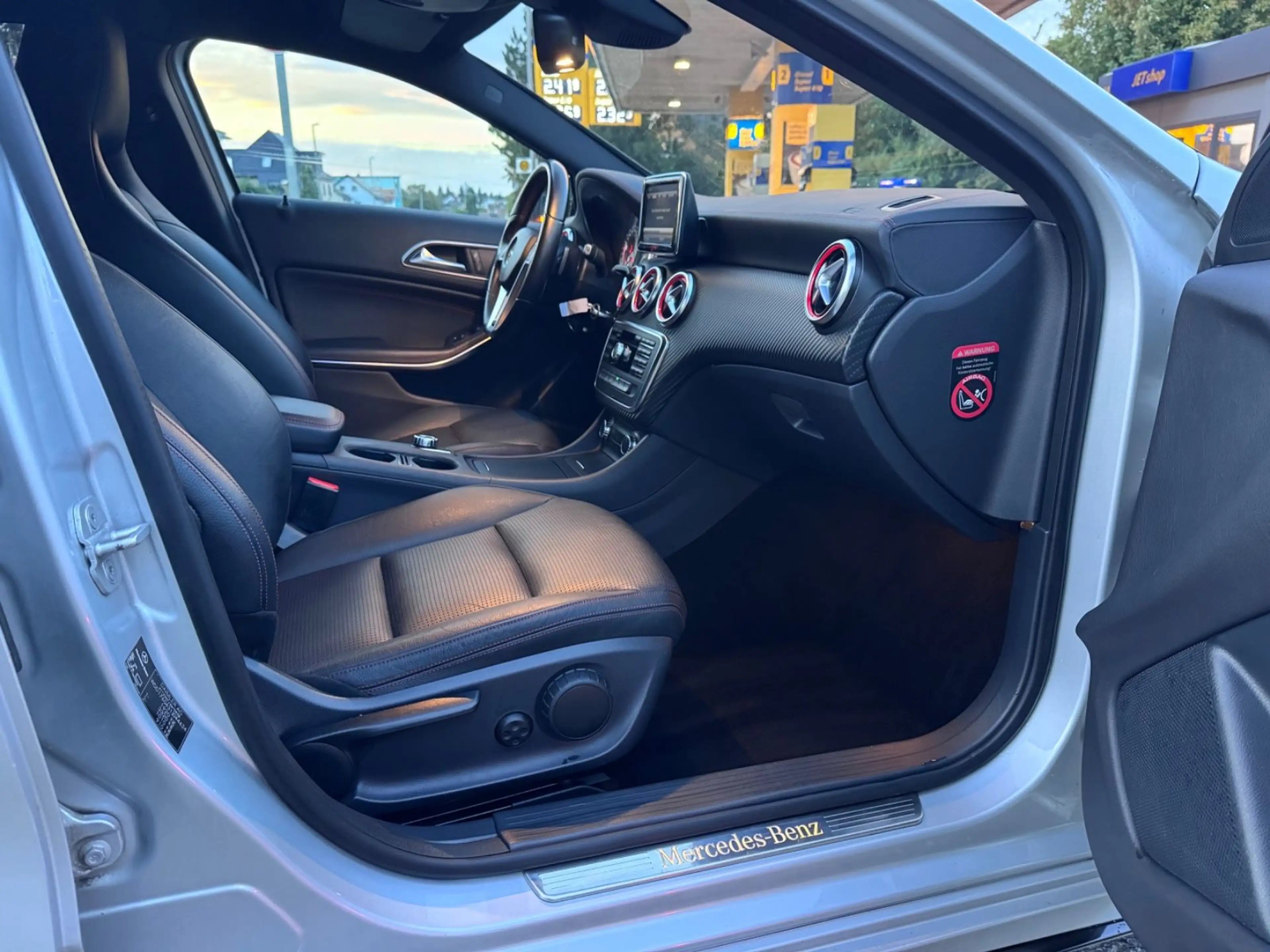 Mercedes-Benz A 200 A A 200 BlueEfficiency AMG Sport — photo 14