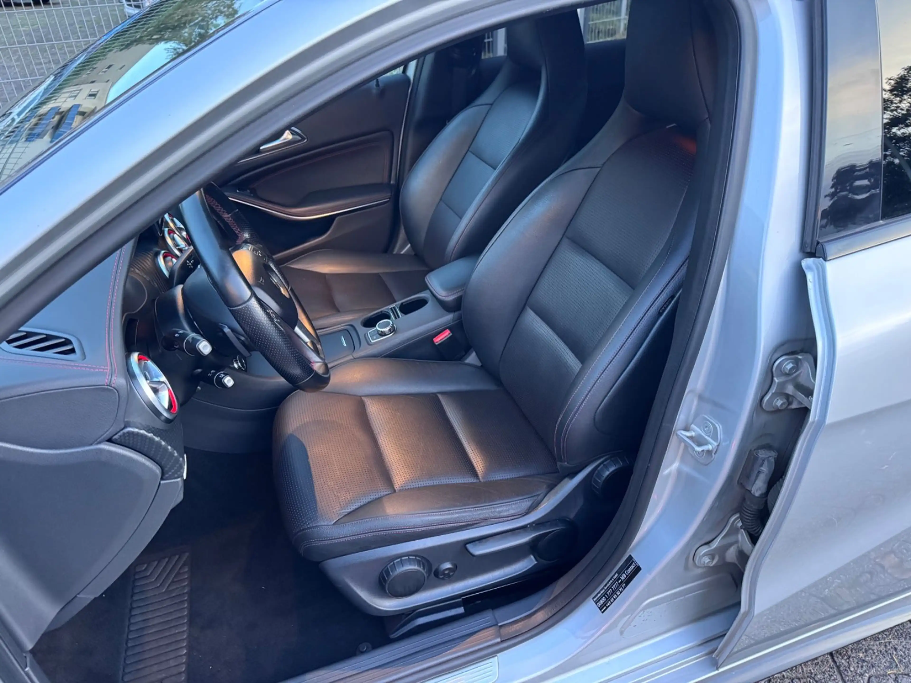 Mercedes-Benz A 200 A A 200 BlueEfficiency AMG Sport — photo 13