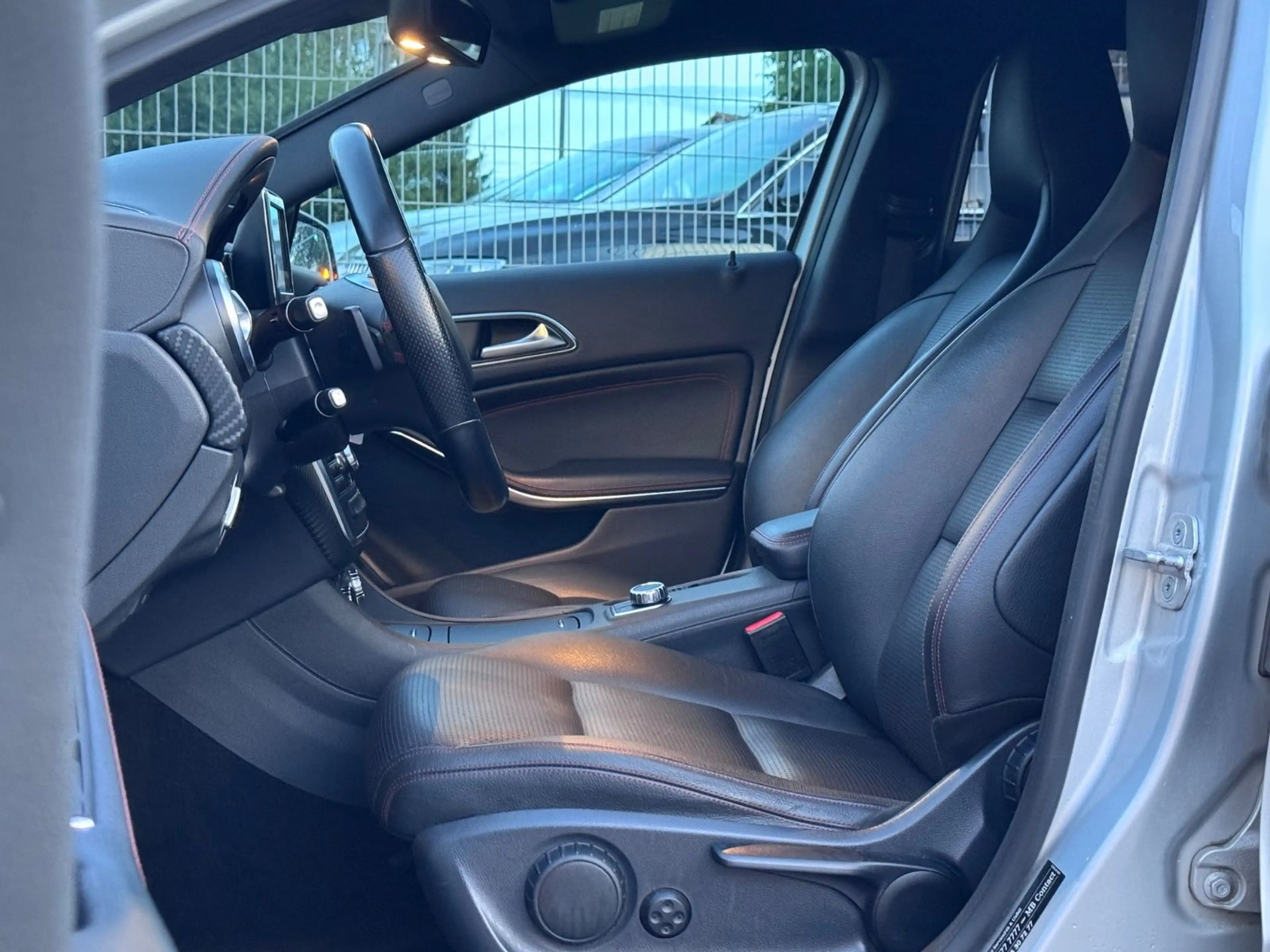Mercedes-Benz A 200 A A 200 BlueEfficiency AMG Sport — photo 12