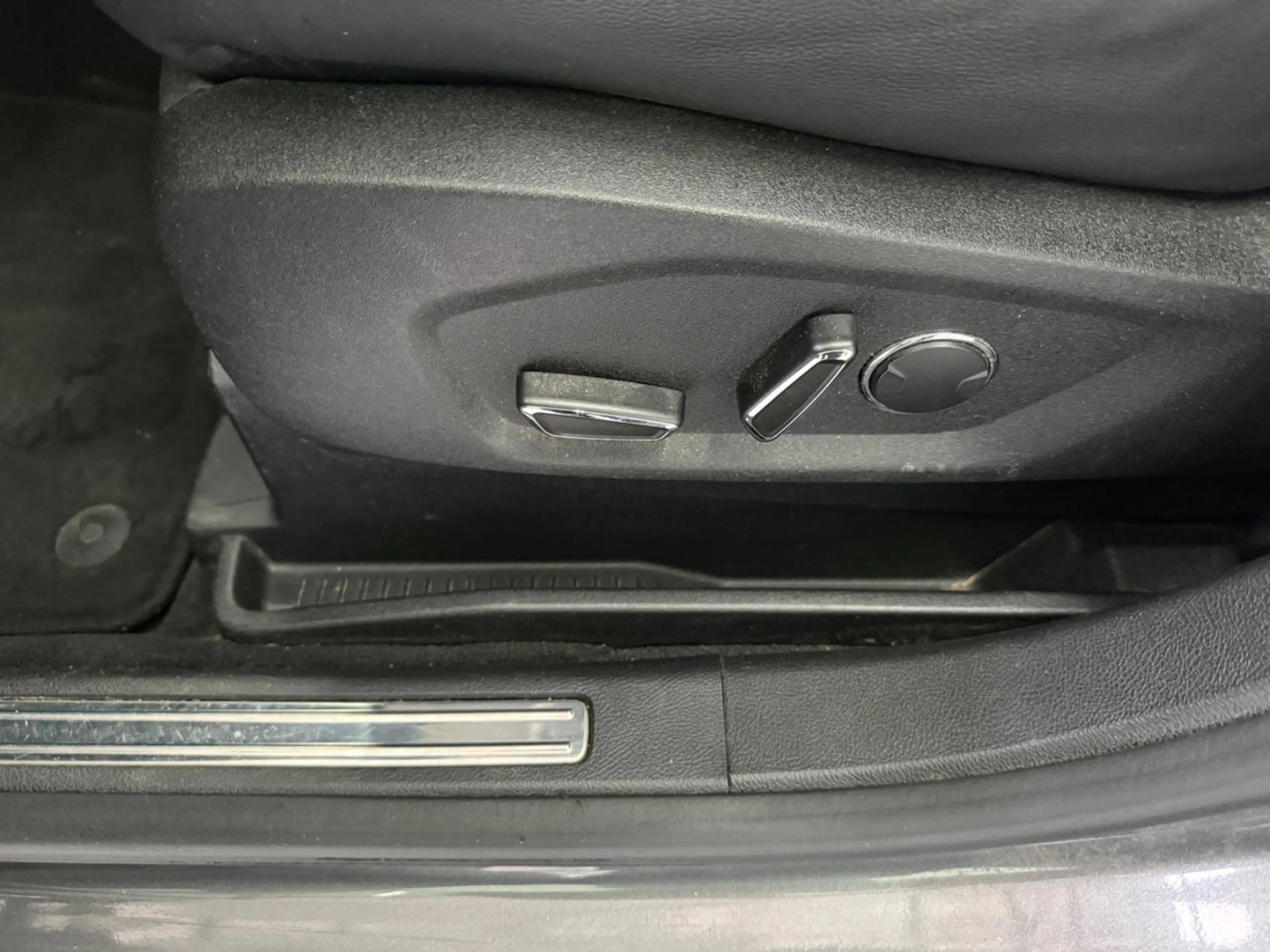 Ford S-Max 2.0 TDCI*7-SITZ*TITAN*AUT*ACC*LED*NAV*MMRY — photo 14