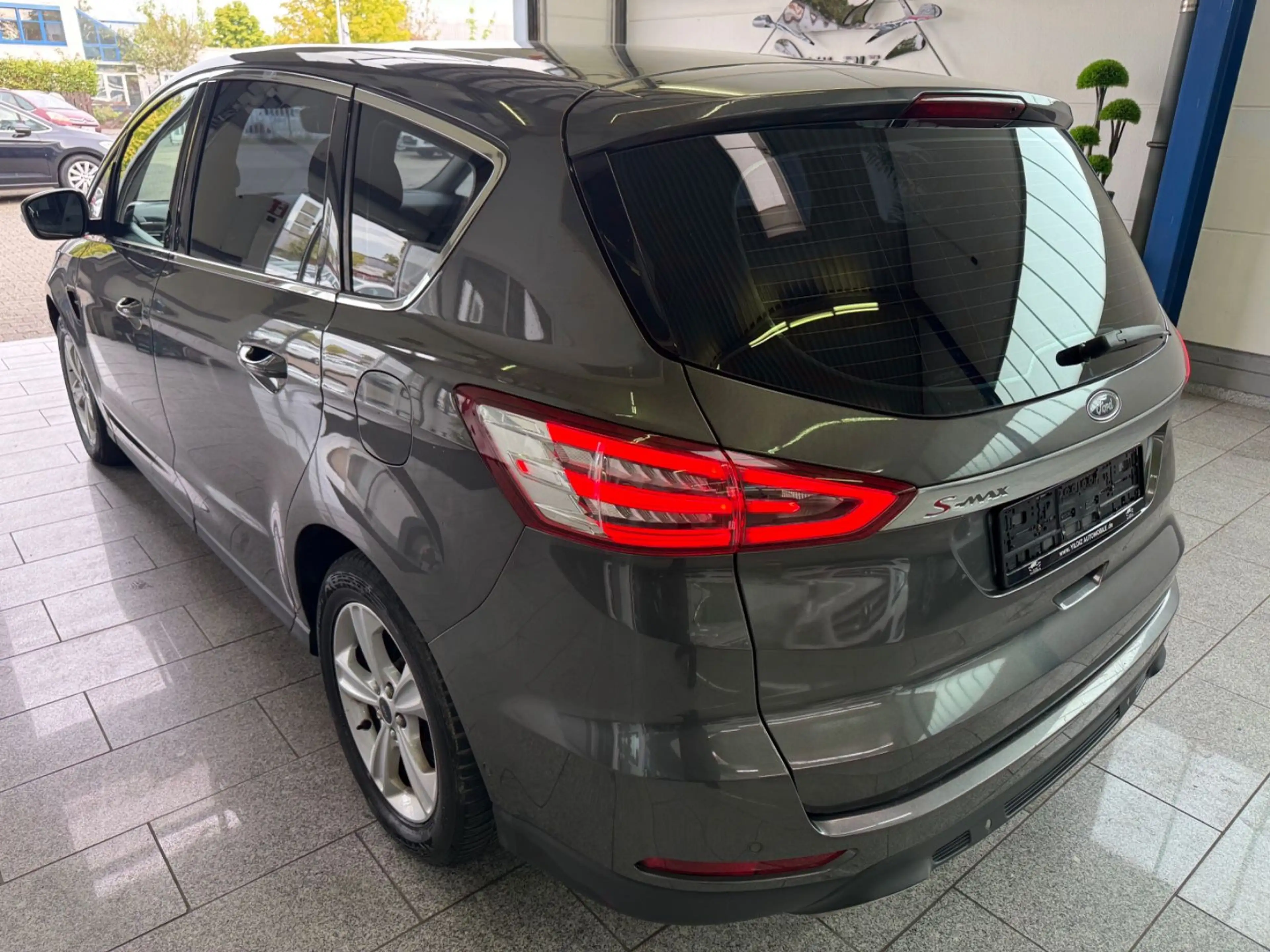 Ford S-Max 2.0 TDCI*7-SITZ*TITAN*AUT*ACC*LED*NAV*MMRY — photo 8