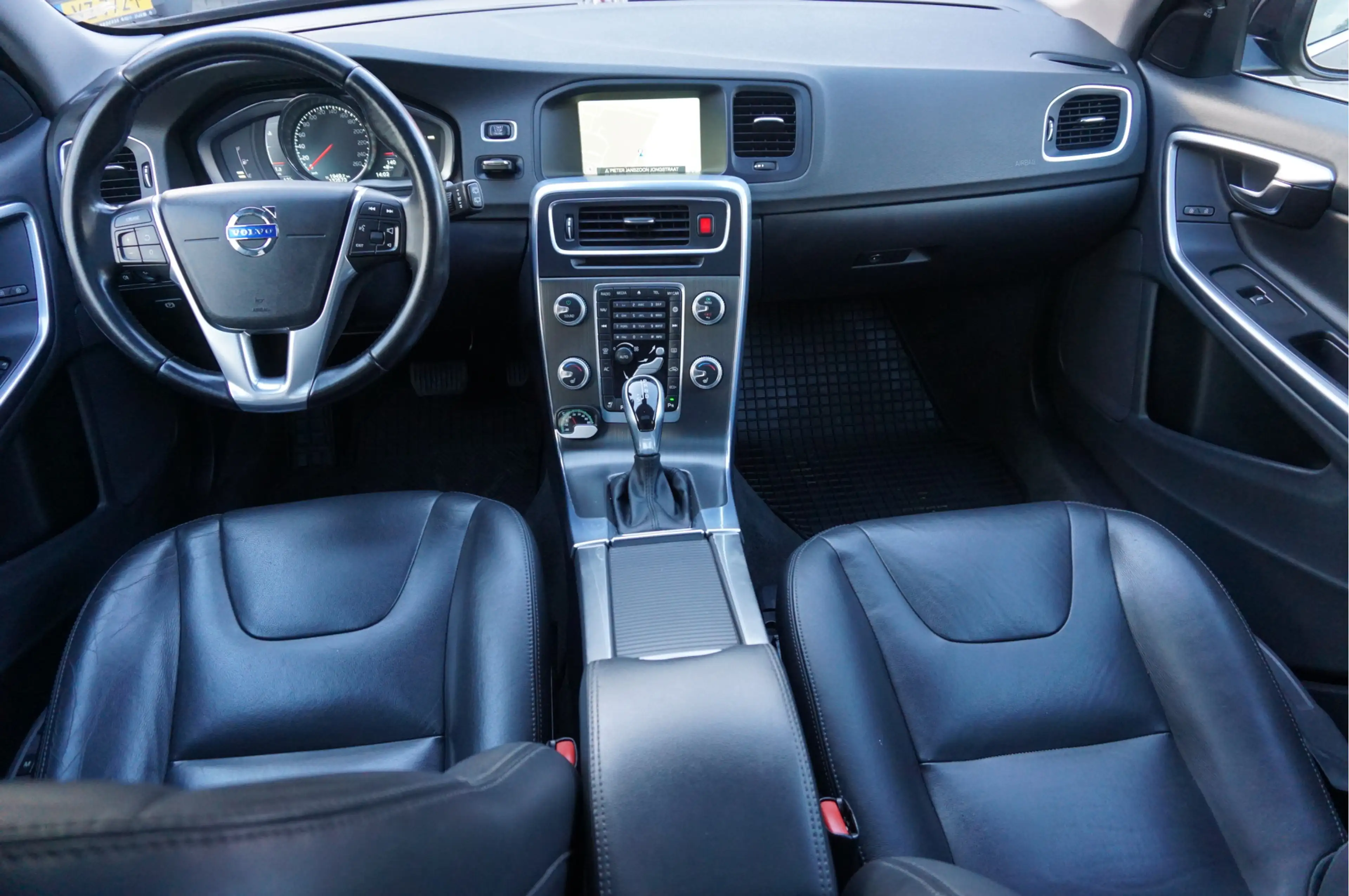 Volvo V60 2.0 T5 Ocean Race 245Pk Schuifdak Trekhaak Leer — photo 3