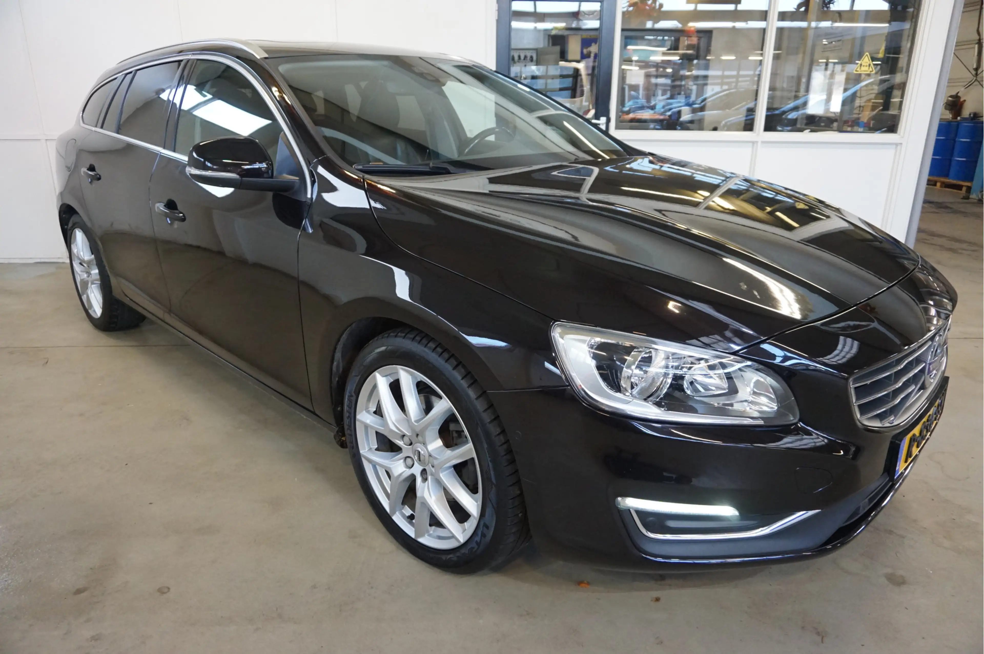 Volvo V60 2.0 T5 Ocean Race 245Pk Schuifdak Trekhaak Leer — photo 4