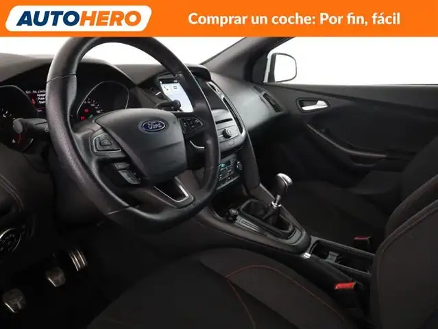 Ford Focus view 12