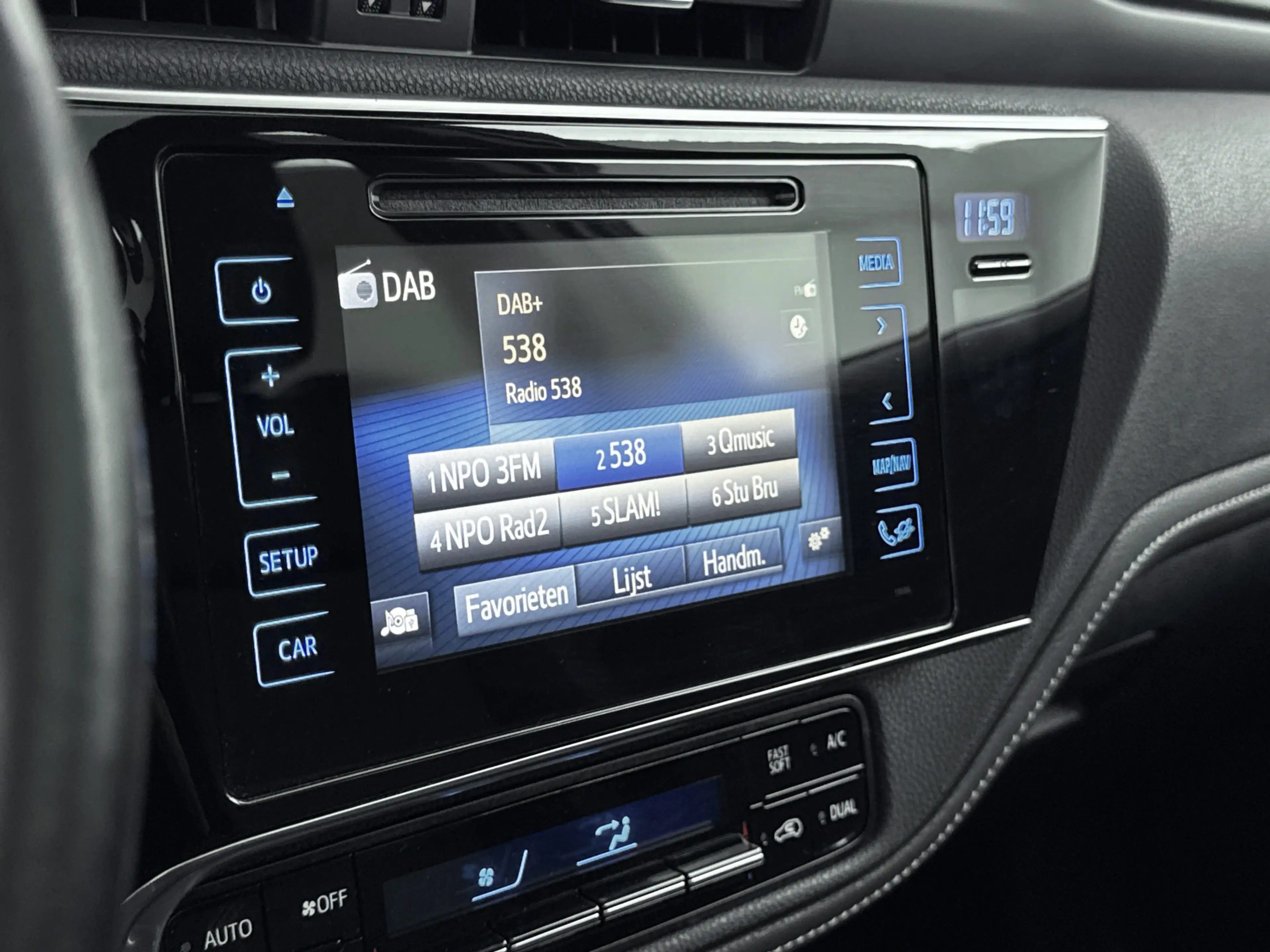 Toyota Auris Touring Sports 1.8 Hybrid Lease pro | Navigatie | — photo 6