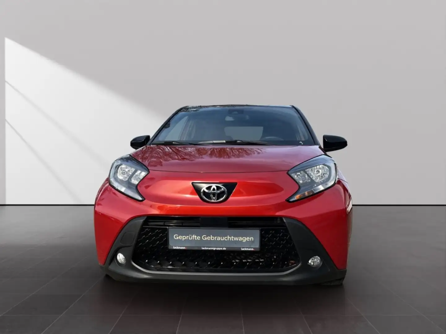 Toyota Aygo X 1.0 Team D*CarPlay*DAB*SHZ*Design-Paket* Rot - 2