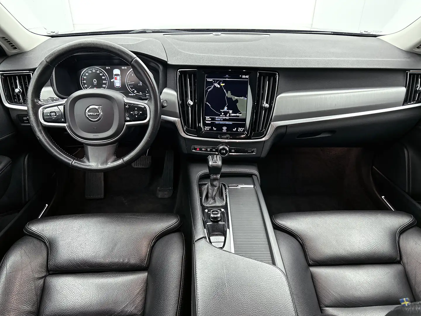 Volvo V90 D4 190PK Automaat Momentum / Navigatie / Adap-crui Grijs - 2