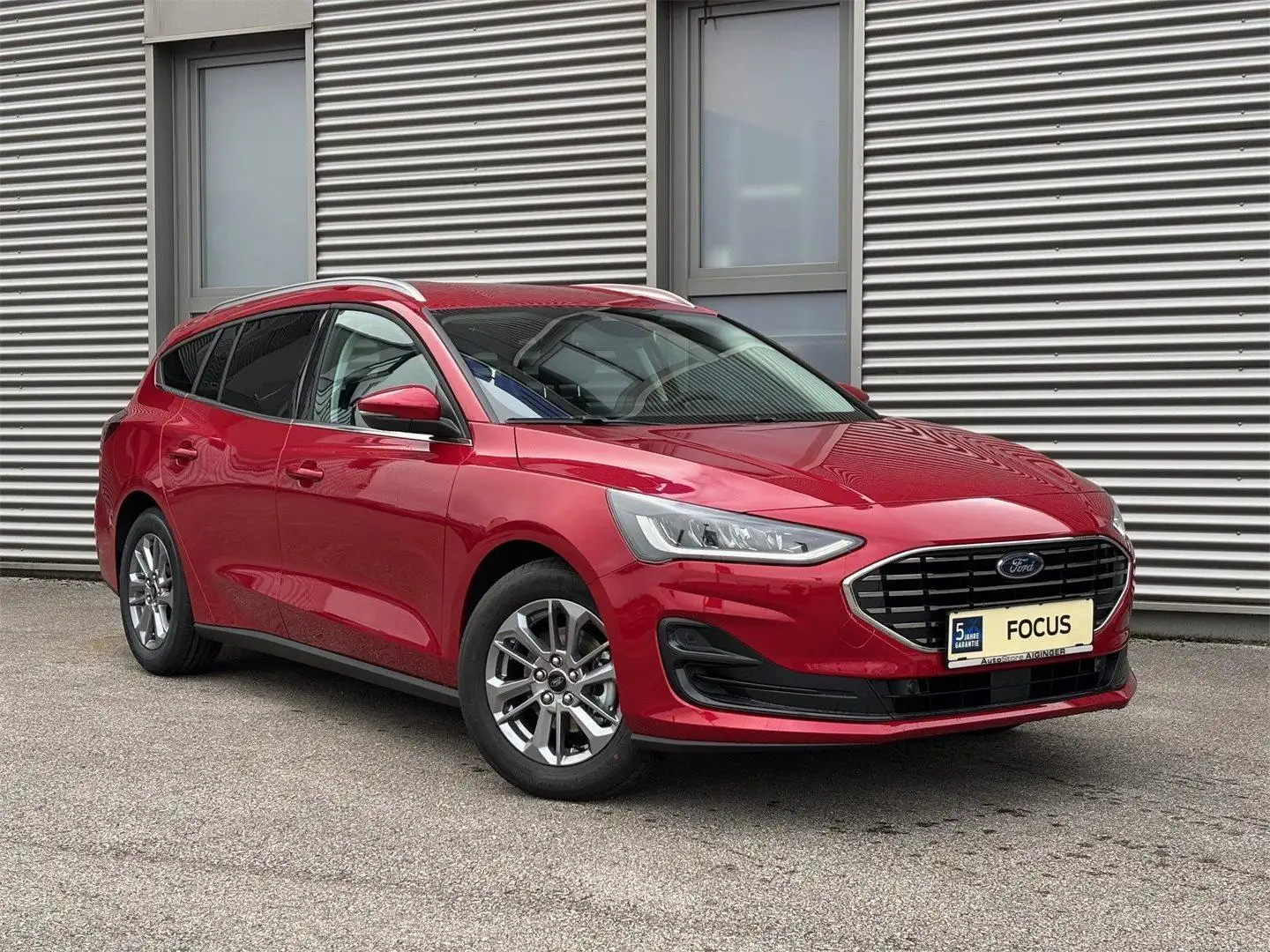 Ford Focus Titanium Edition Turnier 125PS EcoBoost Rot - 1