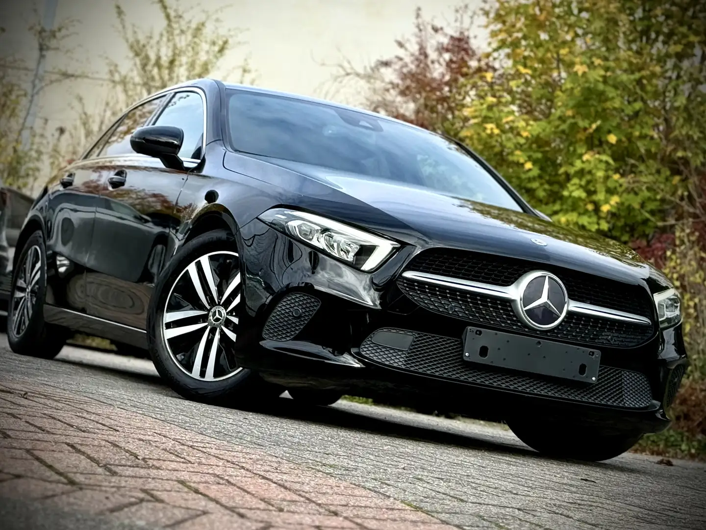 Mercedes-Benz A 200 A 200 Business Solution (EU6d-TEMP) Schwarz - 1