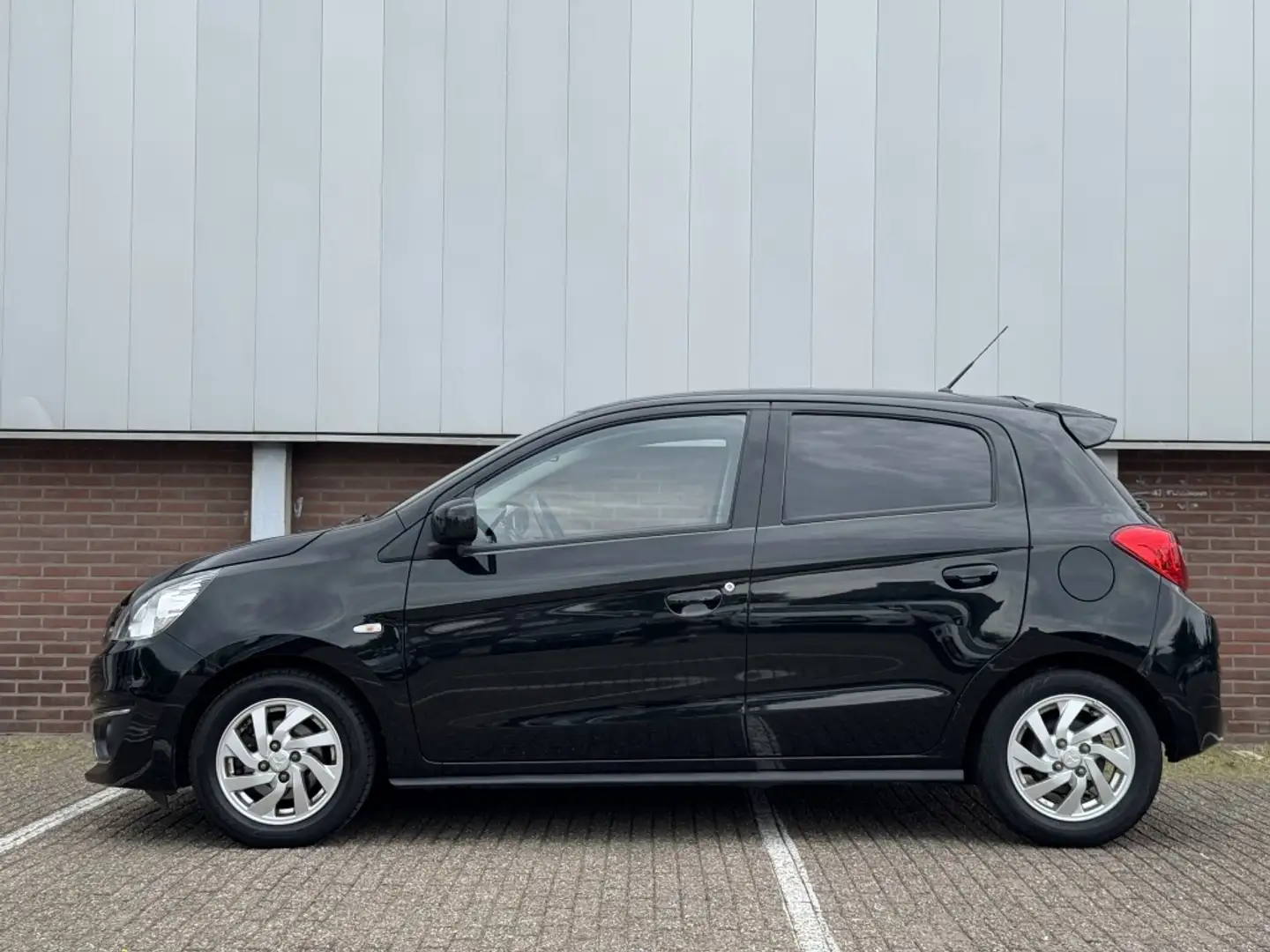 Mitsubishi Space Star 1.2 Life Noir - 2