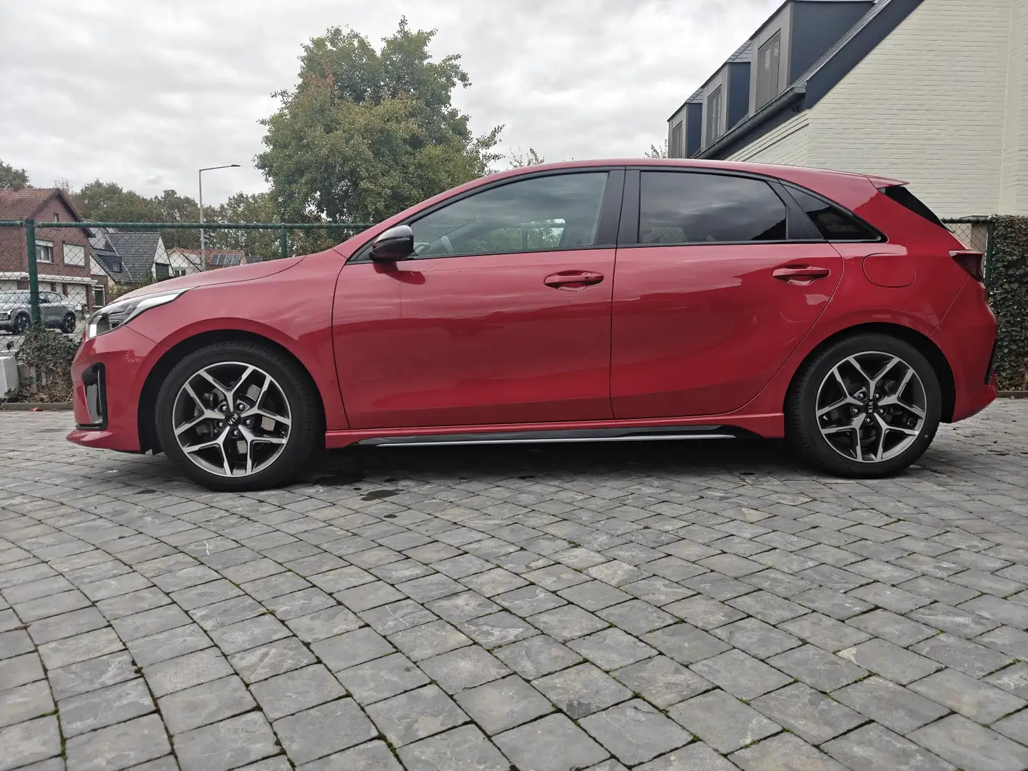 Kia Ceed / cee'd 1.4 T-GDI DCT OPF GT Line Rouge - 1