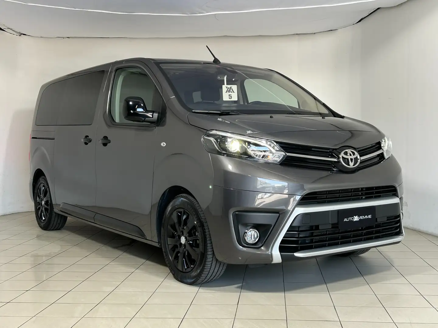 Toyota Proace Verso S&S Black Edition Grijs - 2