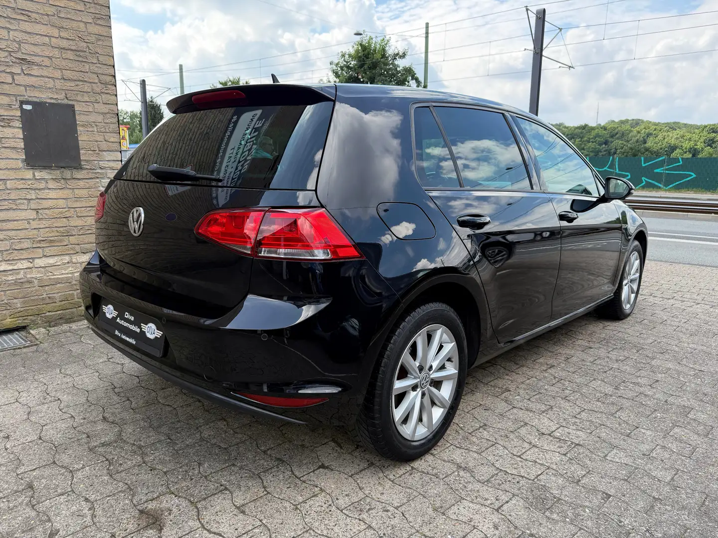 Volkswagen Golf 1.2 TSI Lounge BMT Schwarz - 2