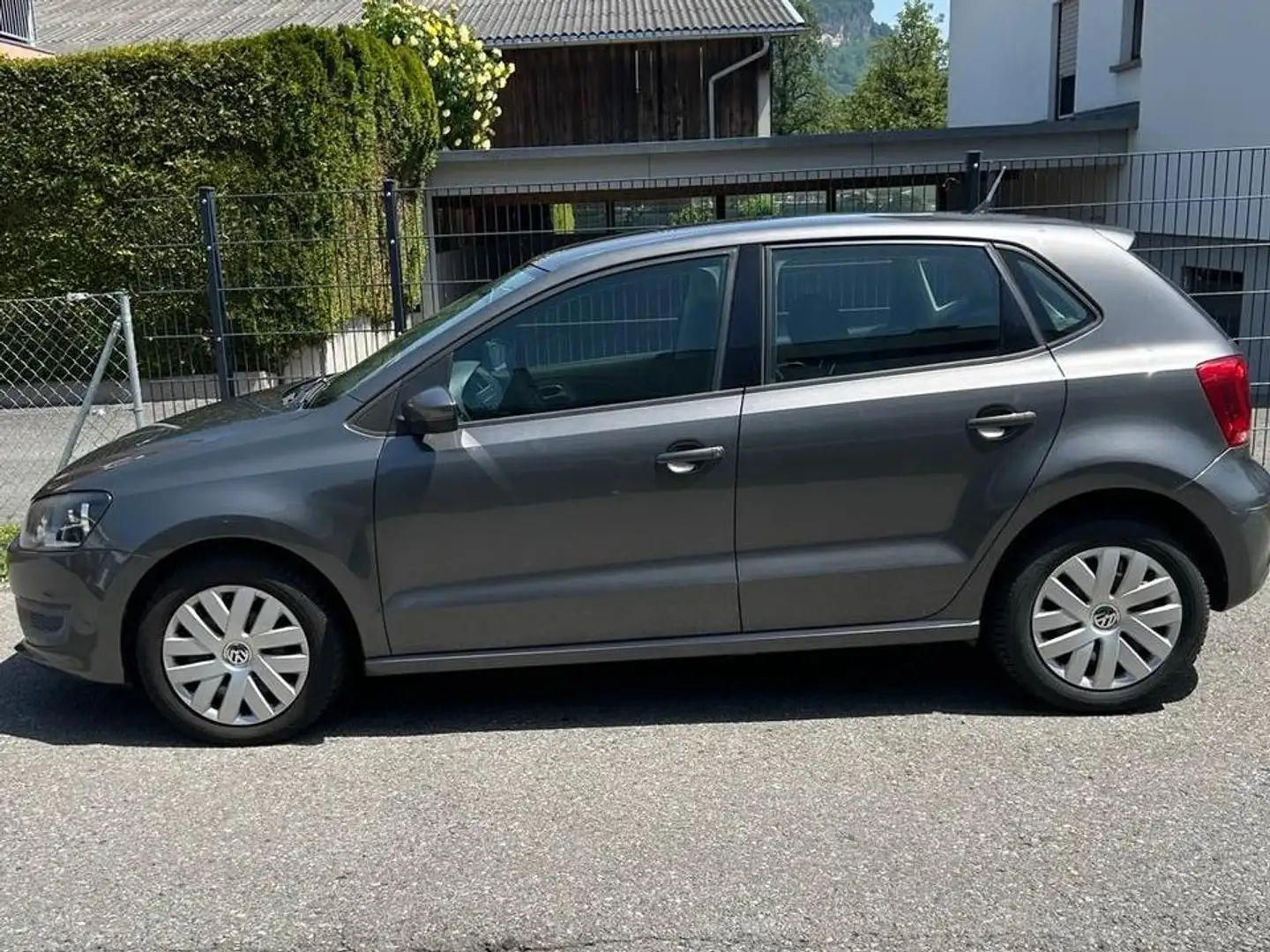 Volkswagen Polo Grau - 2