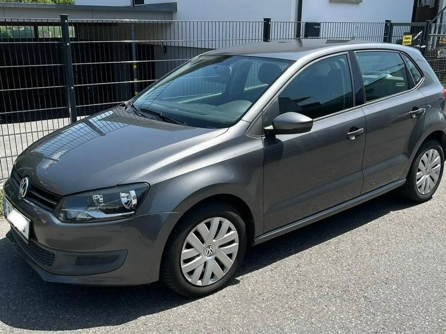 Volkswagen Polo Grau - 1