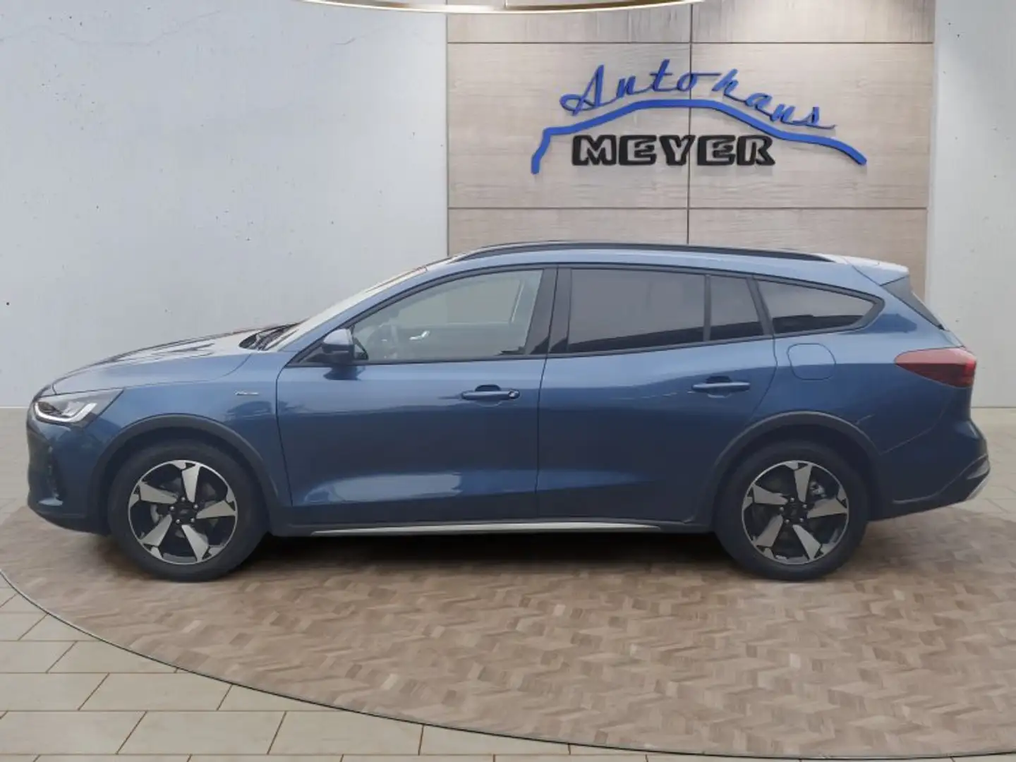 Ford Focus Active X 1,0 155PS Navi/ACC/Kamera/Winterp. Modrá - 2