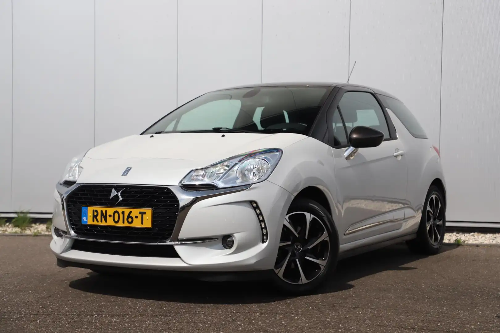 DS Automobiles DS 3 1.2 PureTech Business 130PK Navigatie Bluetooth Cl Wit - 2