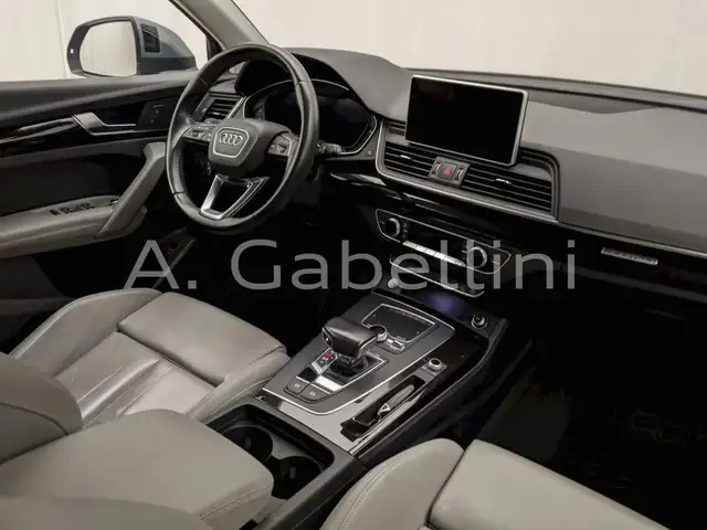 Audi Q5 view 6