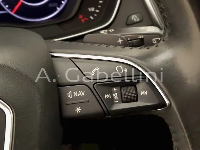 Audi Q5 view 13
