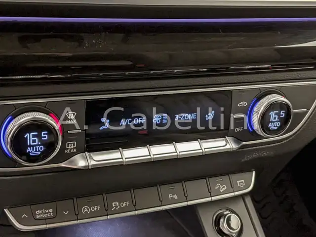 Audi Q5 view 17