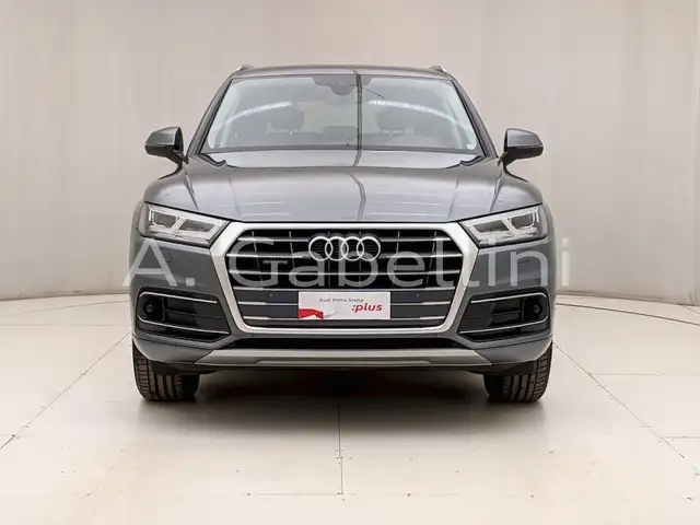 Audi Q5 view 2