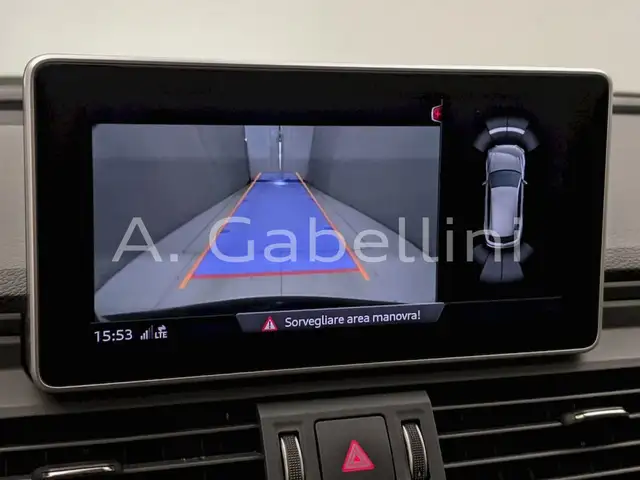 Audi Q5 view 18