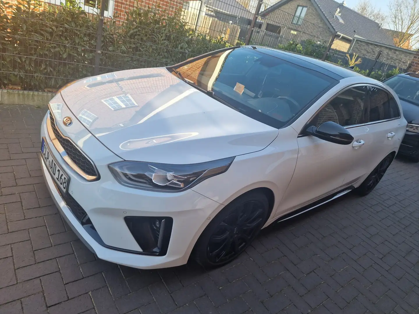Kia ProCeed / pro_cee'd 1.6 CRDi DCT7 SCR GT LINE Weiß - 1