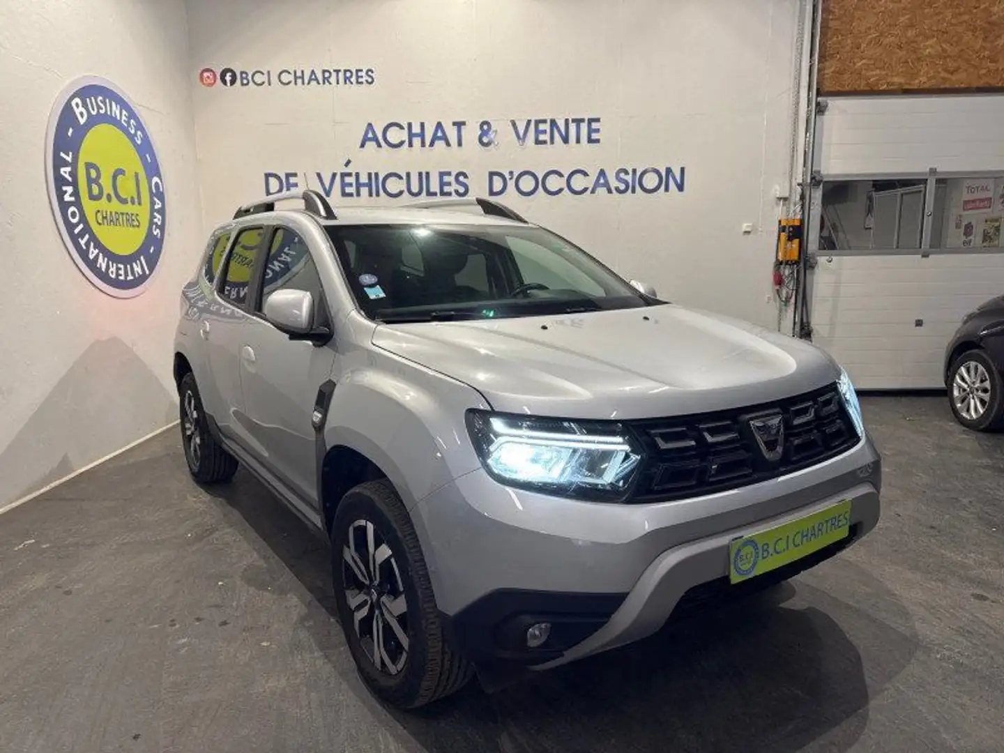 Dacia Duster 1.0 ECO-G 100CH PRESTIGE + 4X2 Gris - 2