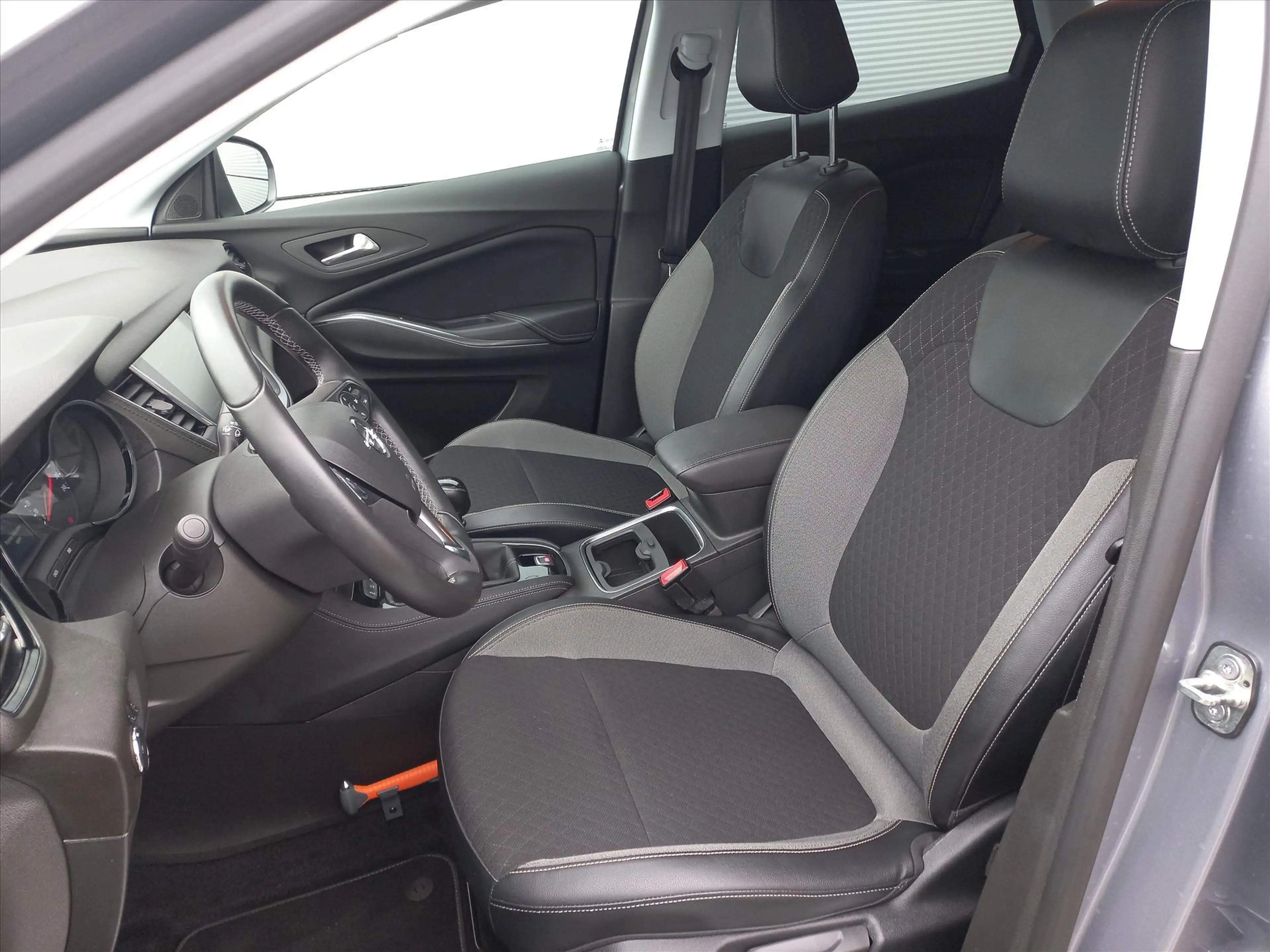 Opel Grandland X 1.2T 130pk Business Executive | Climate control | — photo 11