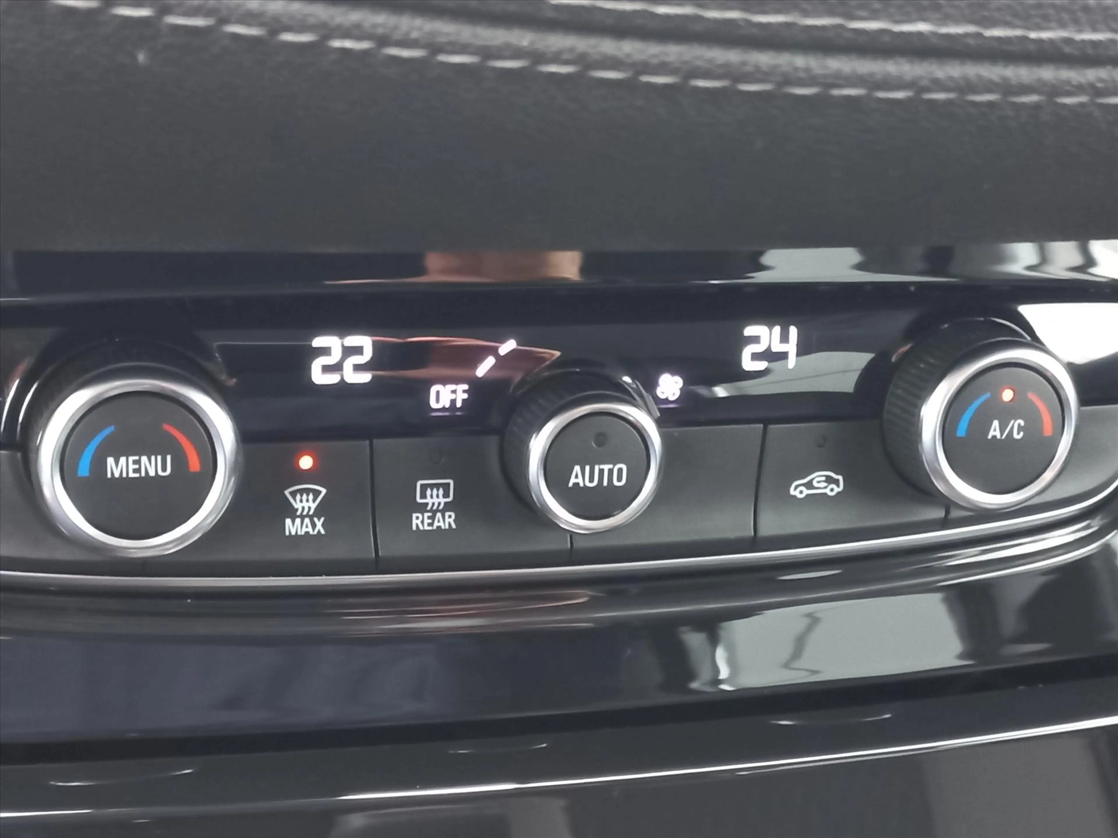 Opel Grandland X 1.2T 130pk Business Executive | Climate control | — photo 6