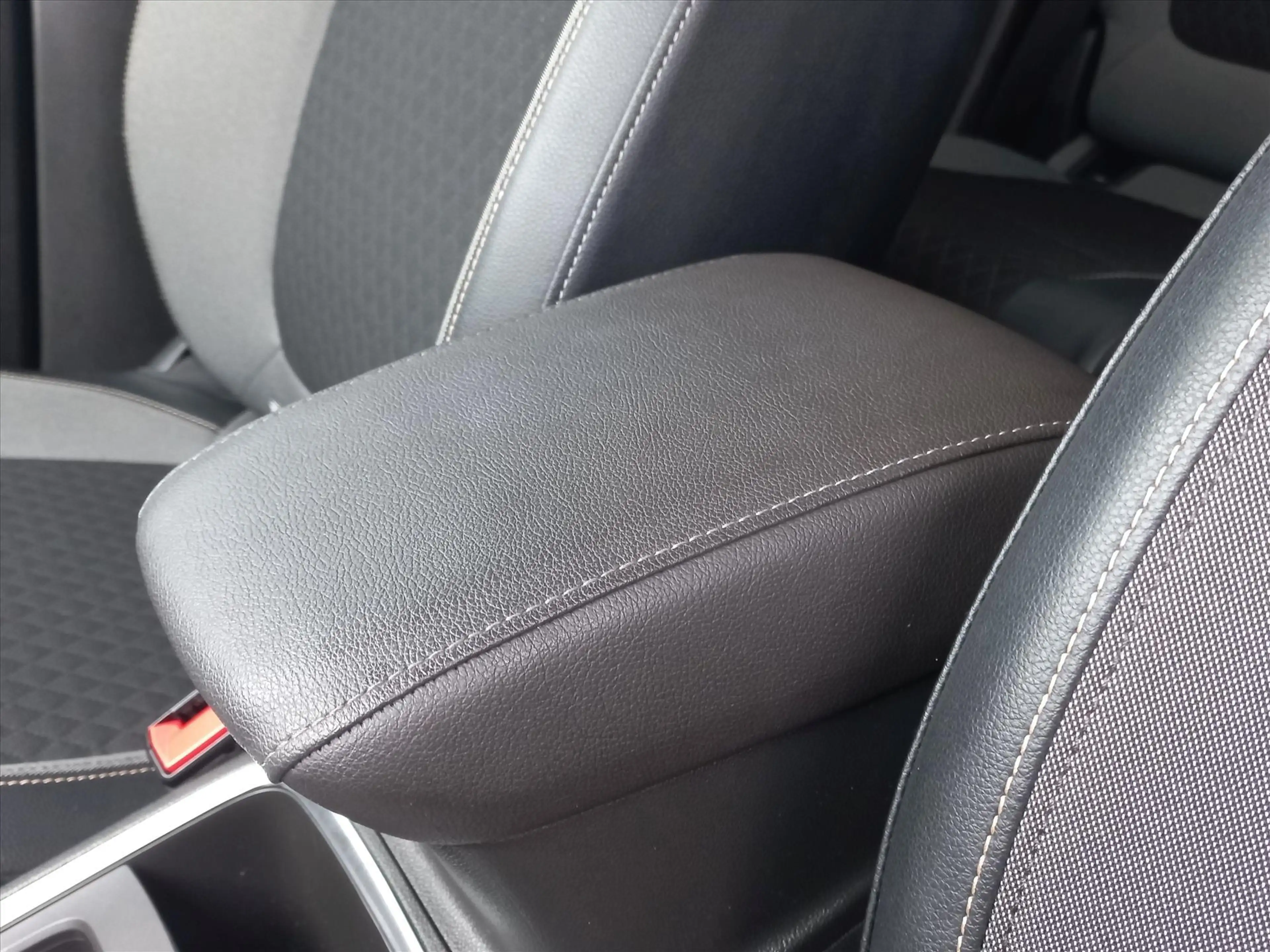 Opel Grandland X 1.2T 130pk Business Executive | Climate control | — photo 12