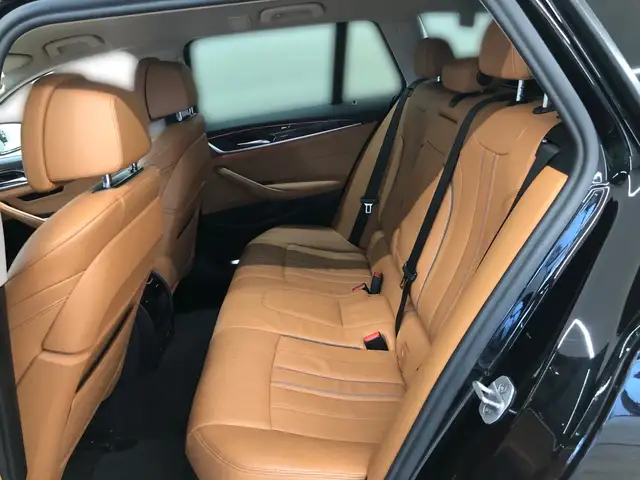 BMW 5 Series view 7