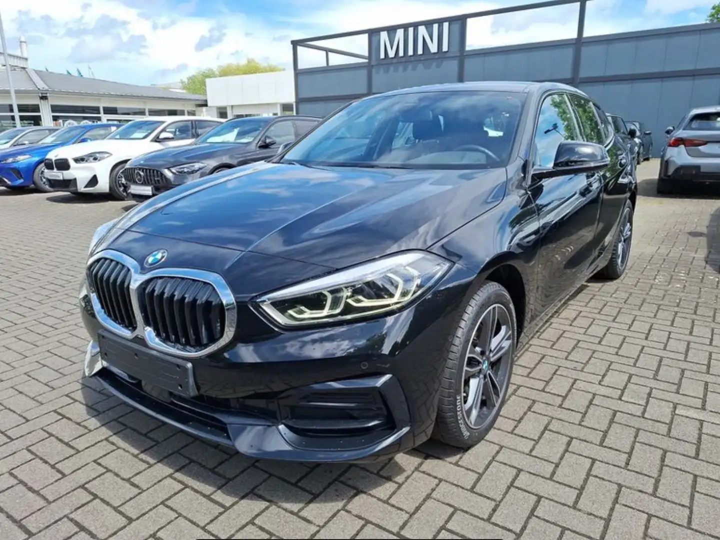 BMW 118 Sport line///Phares Led///Boite auto/// Garantie Zwart - 1