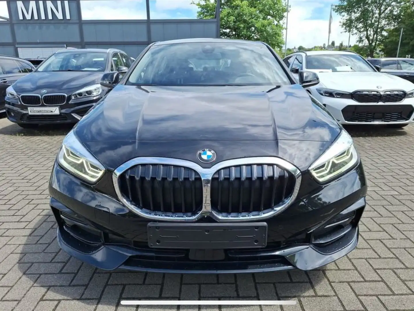 BMW 118 Sport line///Phares Led///Boite auto/// Garantie Zwart - 2