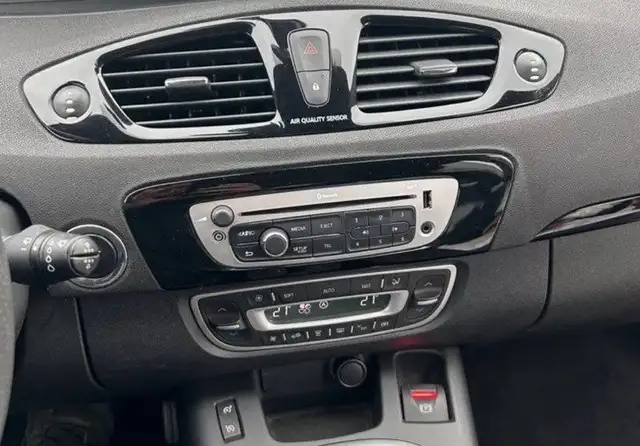 Renault Scenic view 9