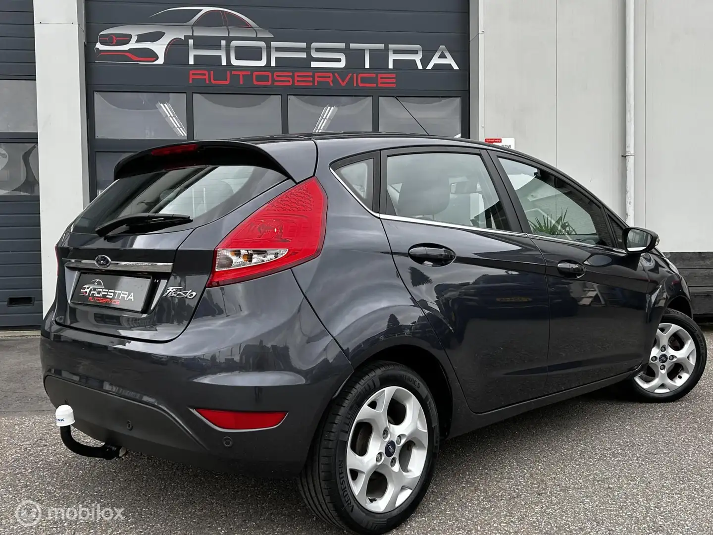 Ford Fiesta 1.4 Titanium Automaat Cruise Trekhaak Nap Uniek! Grijs - 2
