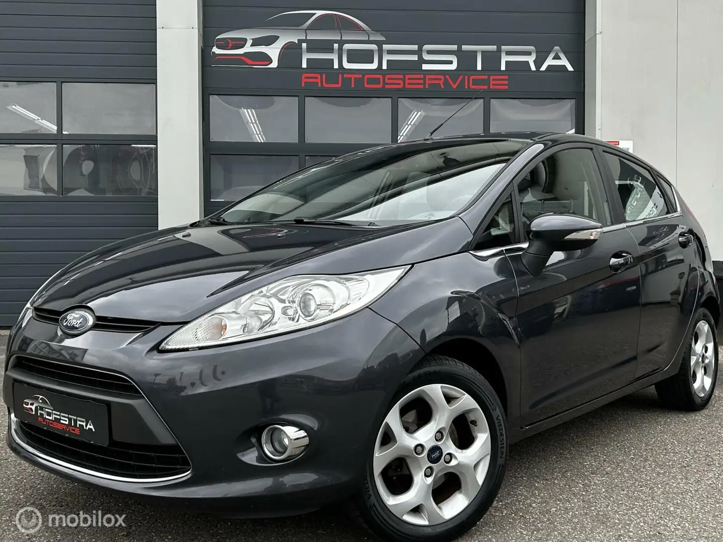 Ford Fiesta 1.4 Titanium Automaat Cruise Trekhaak Nap Uniek! Grijs - 1