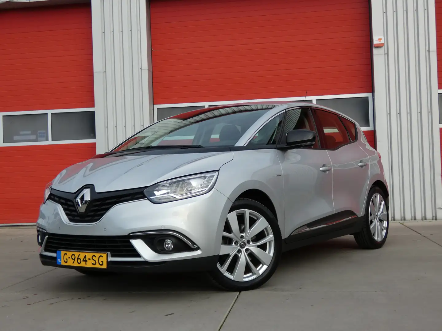 Renault Scenic 1.3 TCe Limited/ lage km/ zeer mooi! Grijs - 2