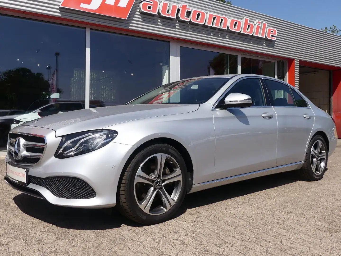 Mercedes-Benz E 250 Lim. Avantgarde*Kamera*LED*Navi*SHZ*Leder Argent - 1