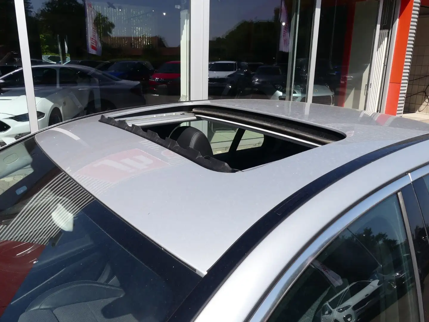 Mercedes-Benz E 250 Lim. Avantgarde*Kamera*LED*Navi*SHZ*Leder Argent - 2