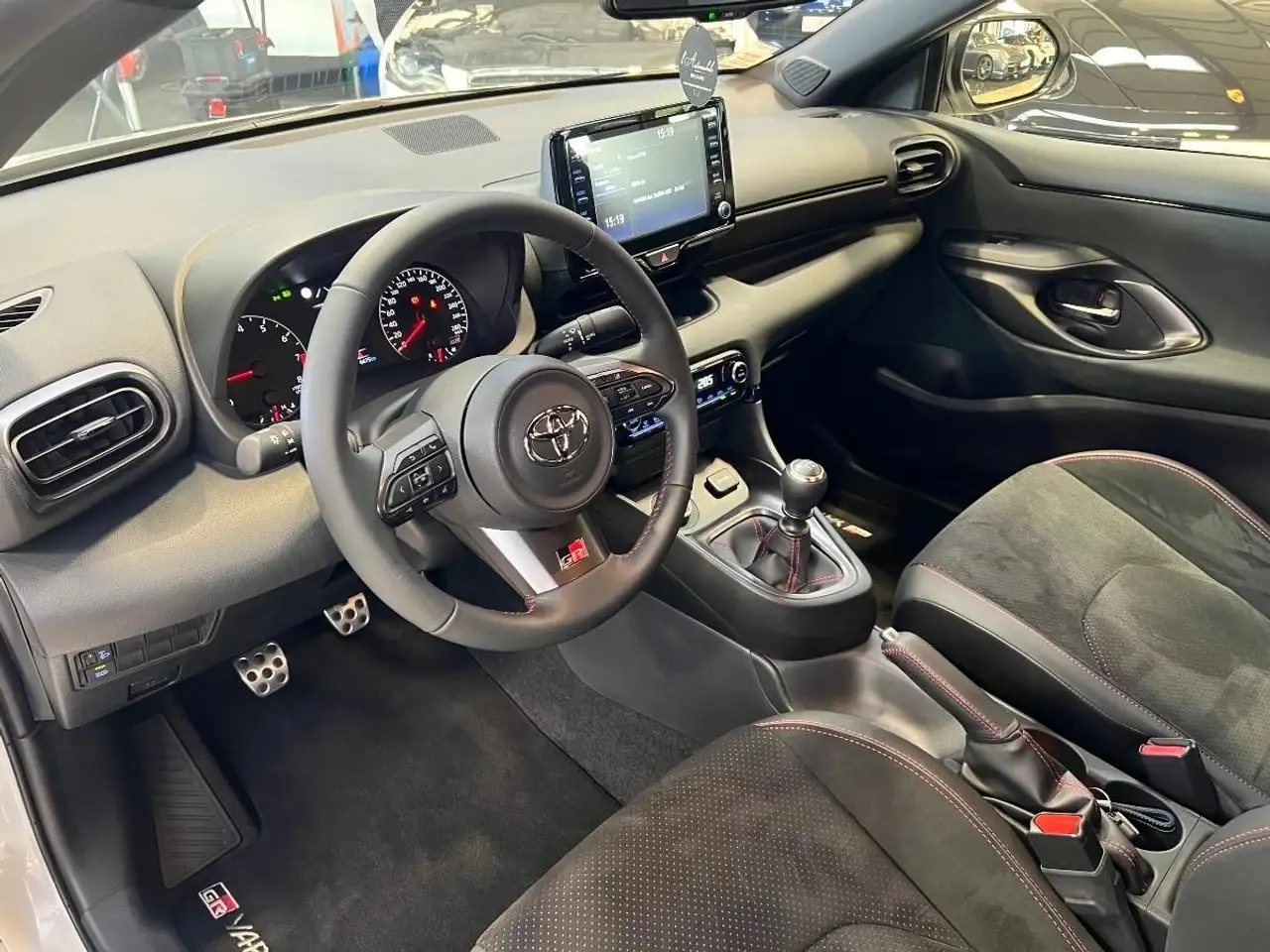 Toyota Yaris Yaris — photo 28