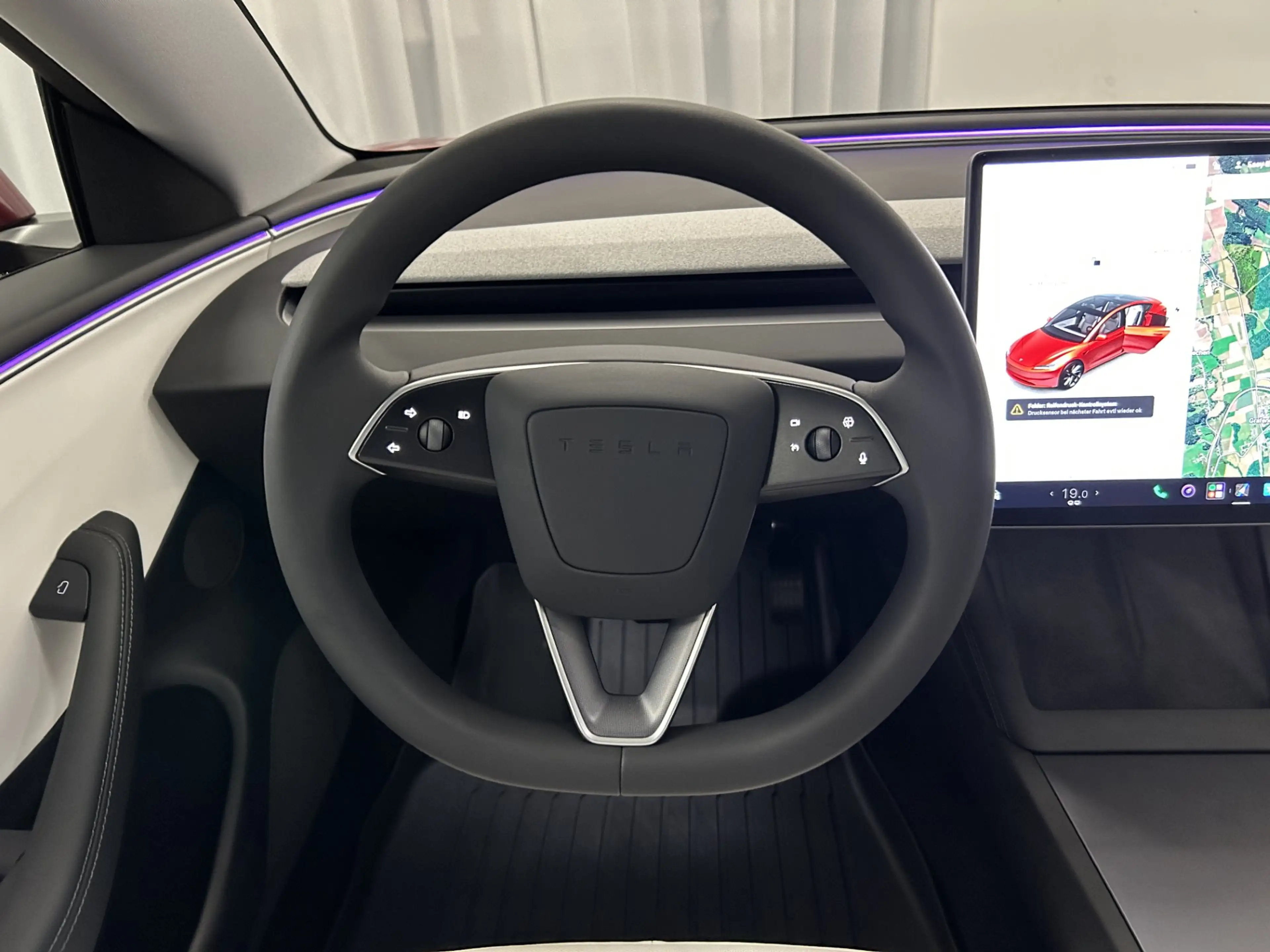 Tesla Model 3 Long Range AWD — photo 10