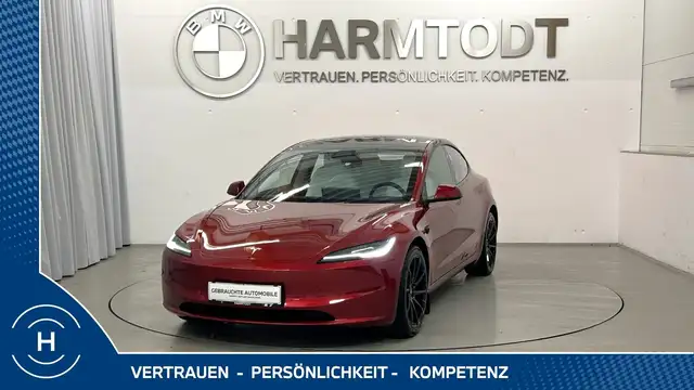 Tesla Model 3 Long Range AWD