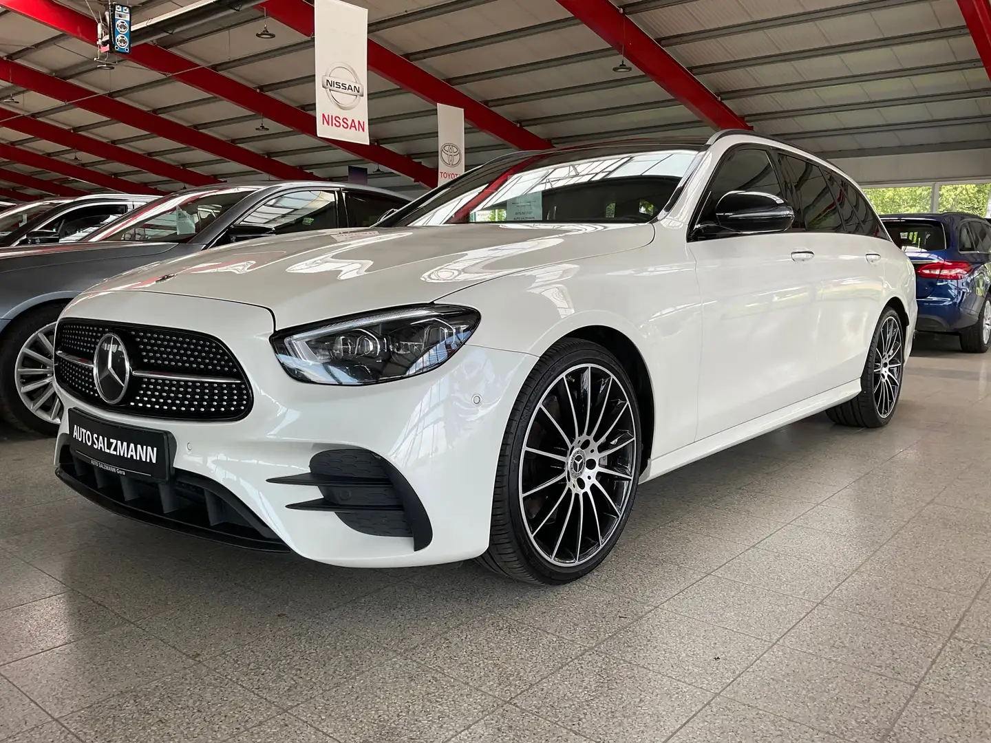 Mercedes-Benz E 400 E 400 d 4Matic LED*Pano*AMG*Night*Standh*Burmester Blanc - 1