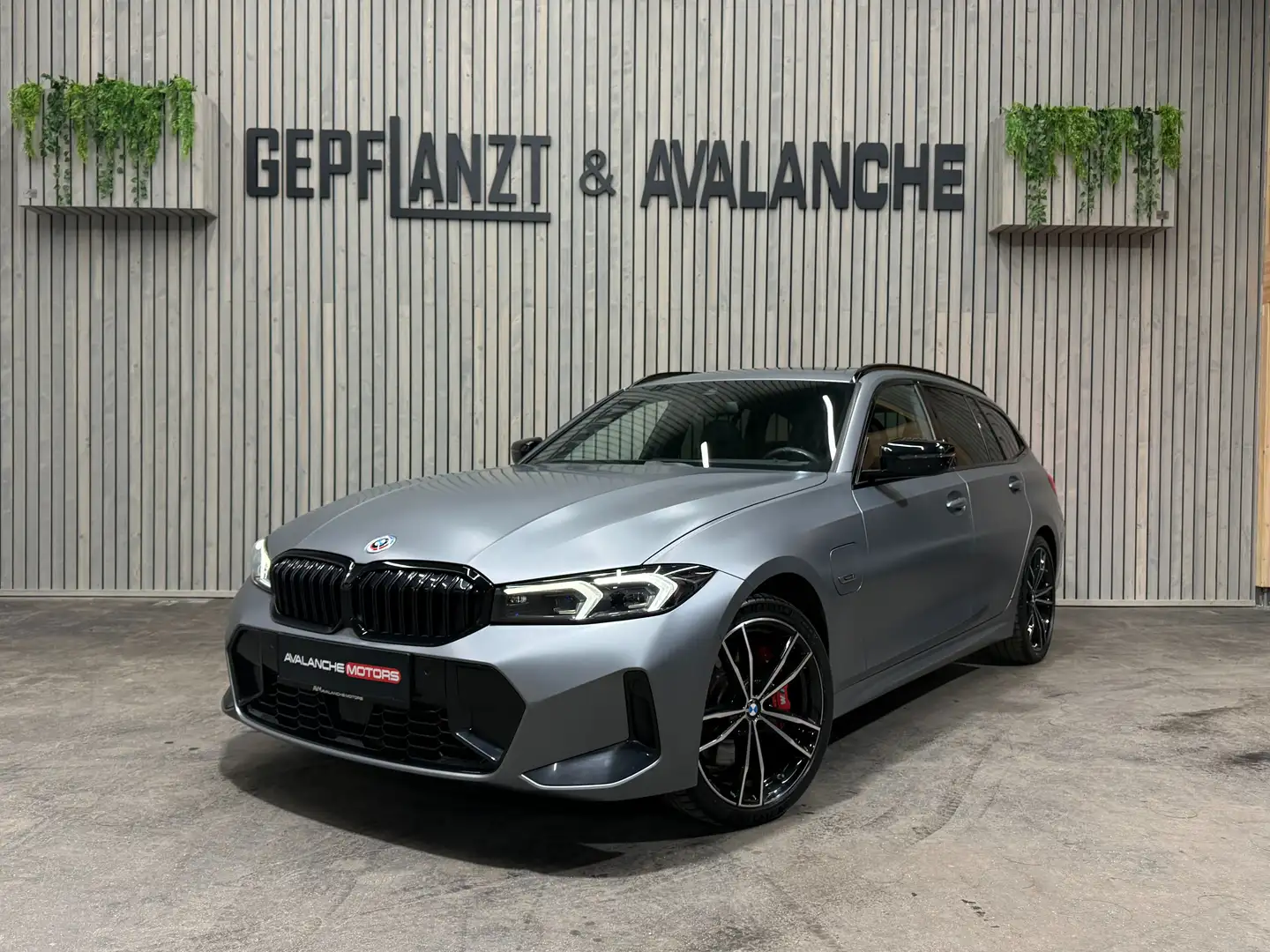 BMW 330 330e Facelift xDrive M-Sport PANO HUD FROZEN LED+ - 2