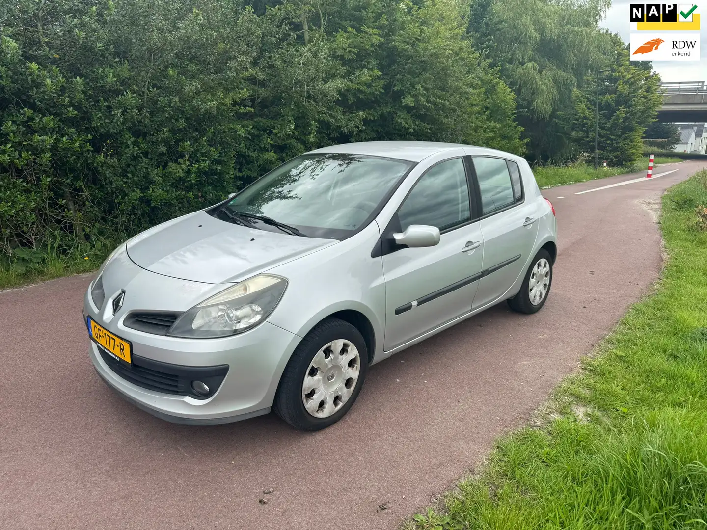 Renault Clio 1.6-16V Dynamique Comfort|NW APK| Grau - 1