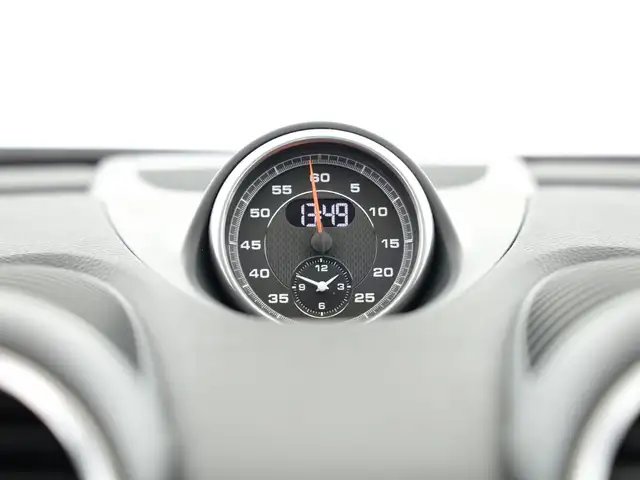Porsche Cayman view 15
