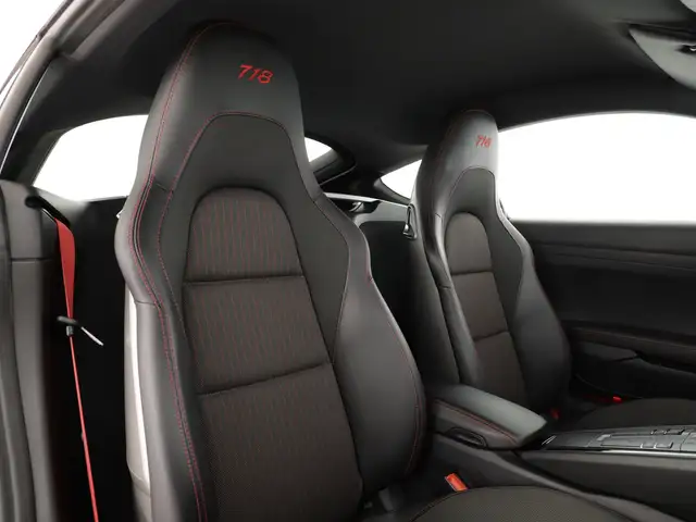 Porsche Cayman view 9