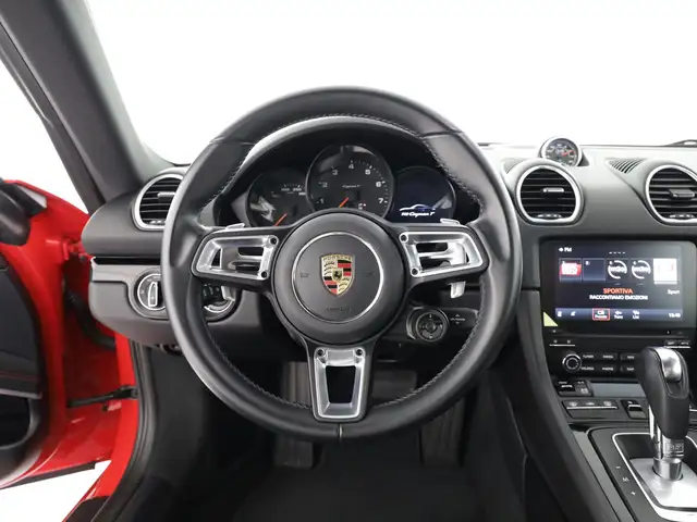 Porsche Cayman view 12