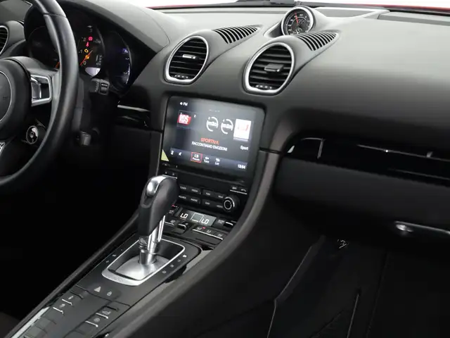 Porsche Cayman view 8